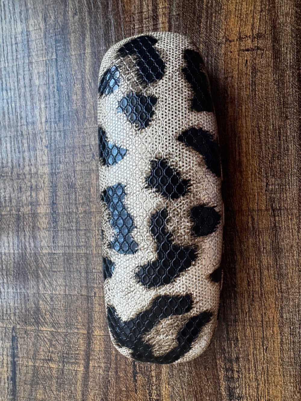 Sofia Vergara x Foster Grant Hard Clamshell Eyeglass Case Animal Print Leopard